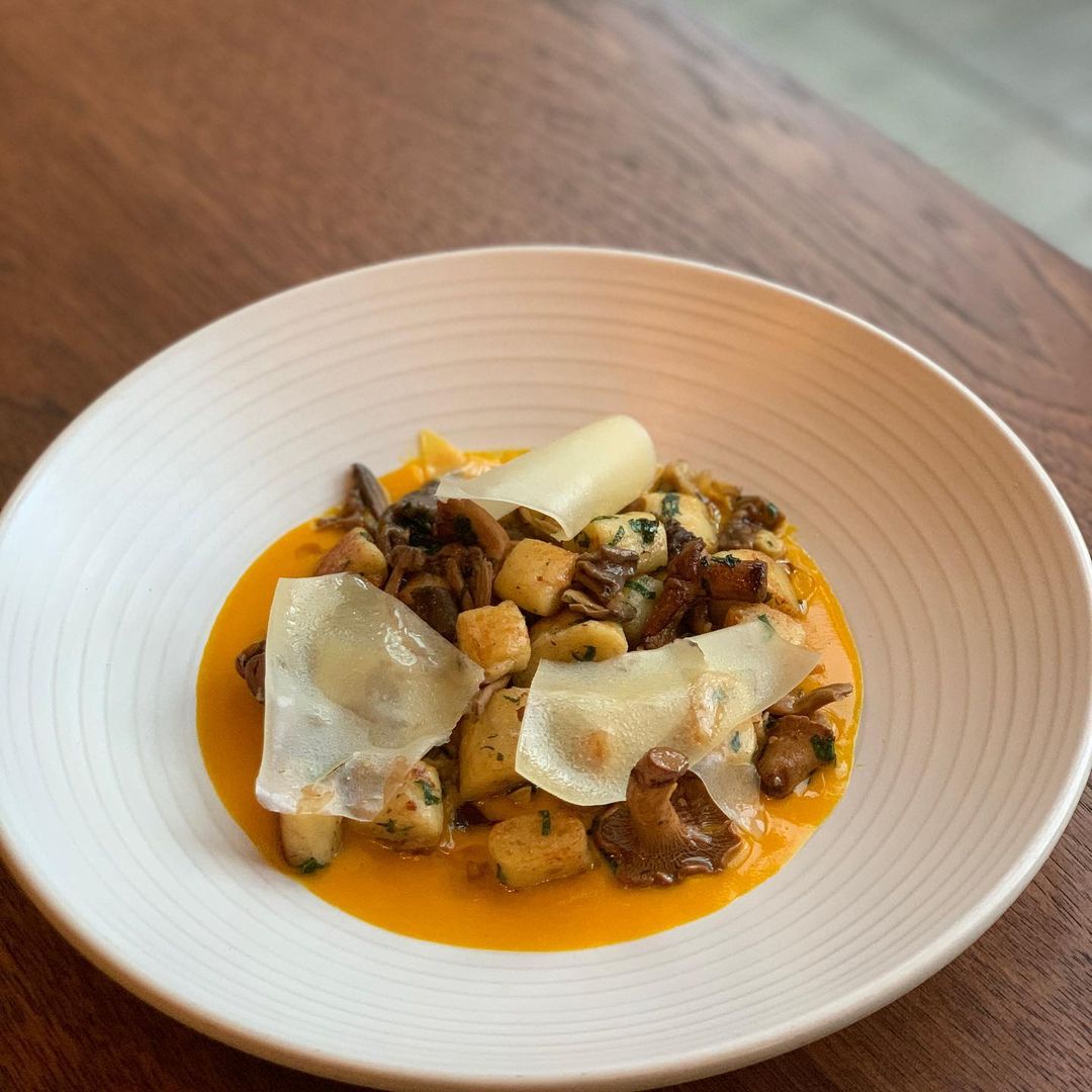 victoriavisitor's tweet photo. 📍Dine Around
If you're looking to support local businesses, Dine Around is the perfect opportunity to indulge in Greater Victoria's culinary offerings with a set-price, three-course meal! 

https://t.co/oGZElRnptL

📸: Agrius Restaurant #DineAroundYYJ #SupportLocal https://t.co/s6crAKgyHV