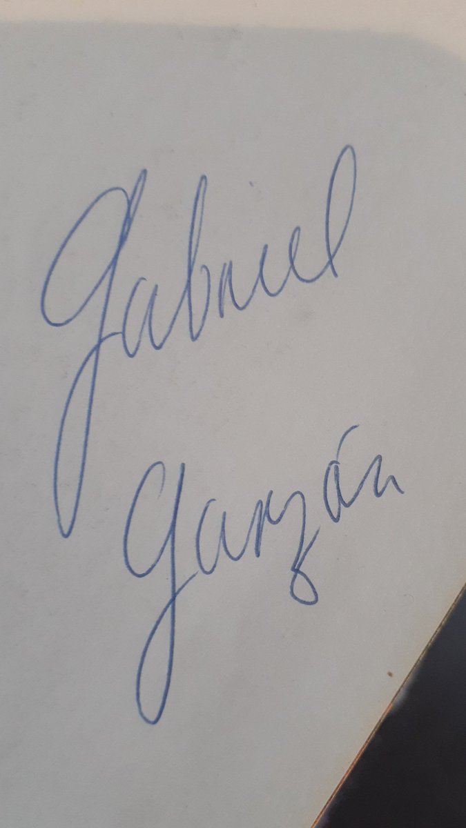 OAnwarS's tweet photo. @gabrielegarzon Ayer en una librería antigua, me tope con esta joya de libro, que supongo te perteneció. Un honor tener un libro de alguien dedicado a este medio de los títeres. Quedó en buenas manos.
#themuppetshow #muppets #titeres #topogigio #gabrielgarzon https://t.co/WE6RBJIHQA