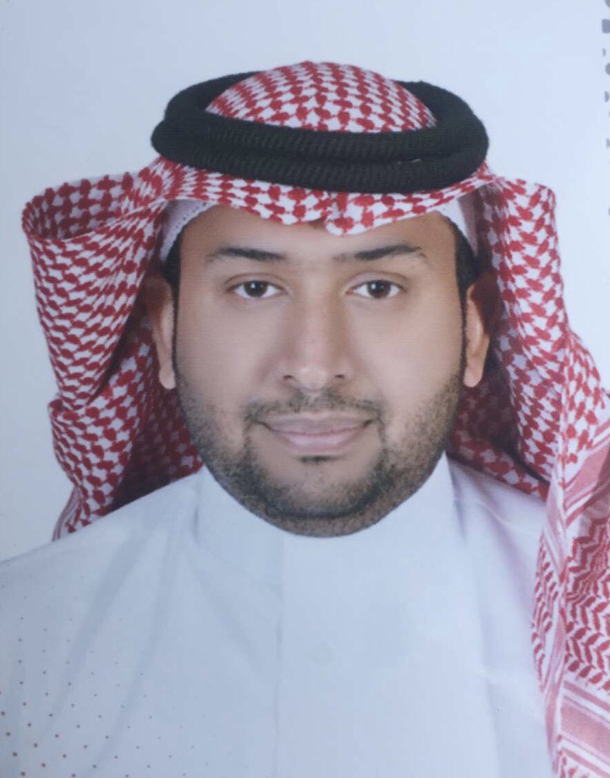 ماجد معدي،مهندس شاب ذو فكر تحليلي، وتنظيم ملفت.
عاد من رحلة علمية كانت في إحدى الولايات الأمريكية تكللت بالنجاح. لكنني، بصدق أستشيطُ غضباً عندما ألاحظ أنه طاقة مهدرة، لأنه شاب طموح والشغف وقوده الدائم.
أتمنى من القيادات الالتفات لطاقات الشباب المبدع مثل ماجد.