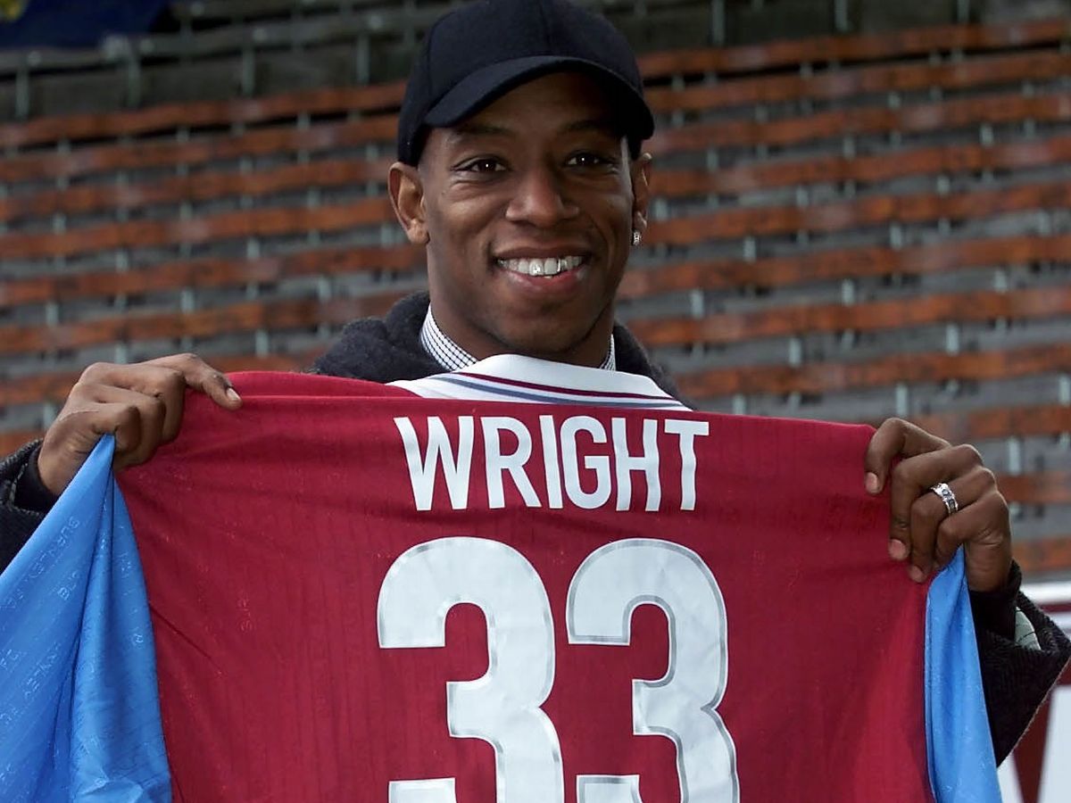 When  @IanWright0 signed for BurnleyWhat a legend, what a storyThread 