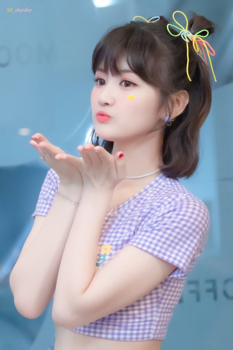 saturdayszone's tweet photo. HAPPY, HAPPY birthday to our YUKI 🎉🎊 Thank you for always making Sundays laugh with your bright personality, we love you so much 🥺 Keep shining ✨ 

#HAPPY_YUKI_DAY #OurPuppyYuki #유키 #SATURDAY #세러데이 https://t.co/qNZJBQ0pca