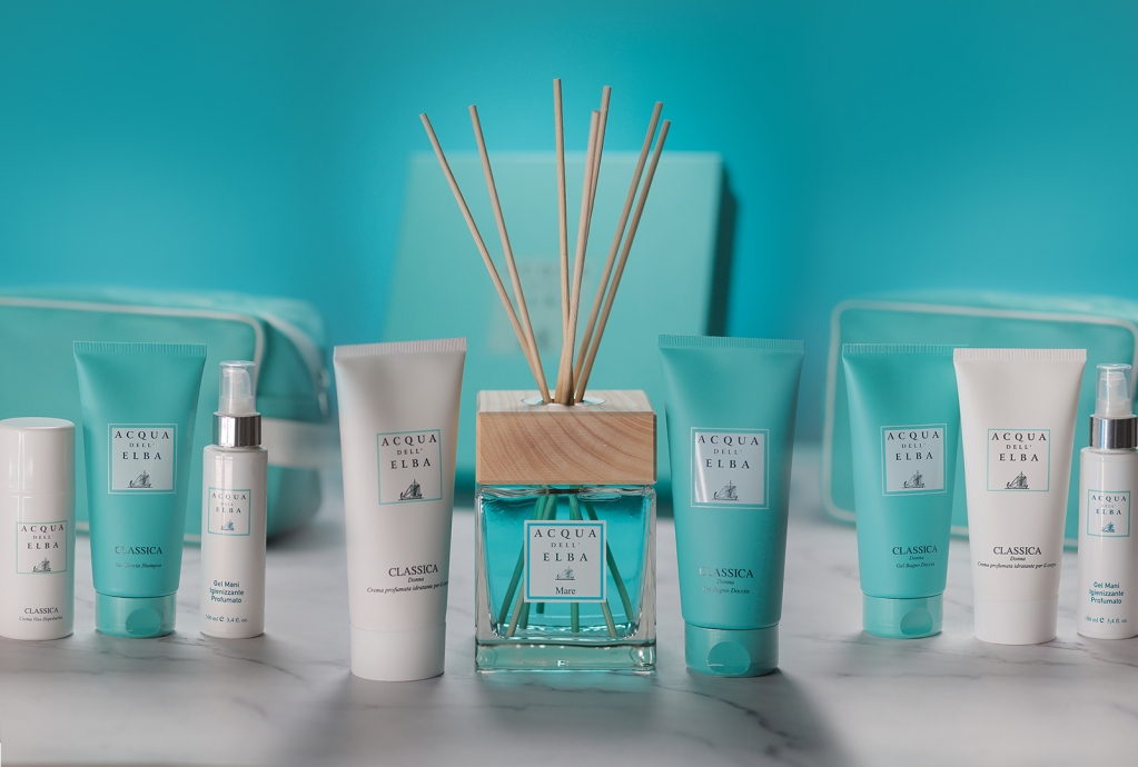 AcquadellElba's tweet photo. Nell'ultimo weekend del mese, dedicati alla Remise en Forme: componi il tuo #BodyGift con le linee da bagno e i profumatori di Acqua dell'Elba. https://t.co/lyI6mYRFOo