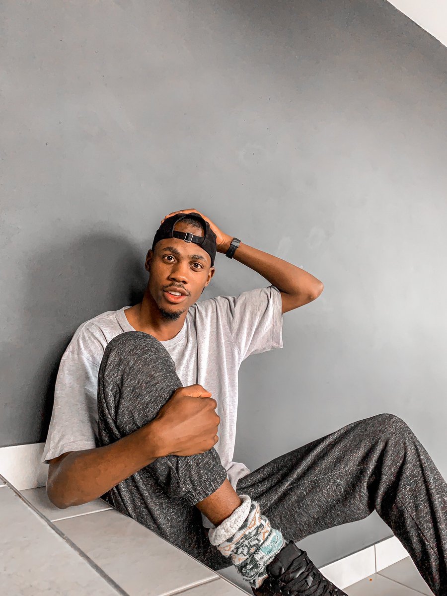 masi_nonxuba's tweet image. Grey scale___