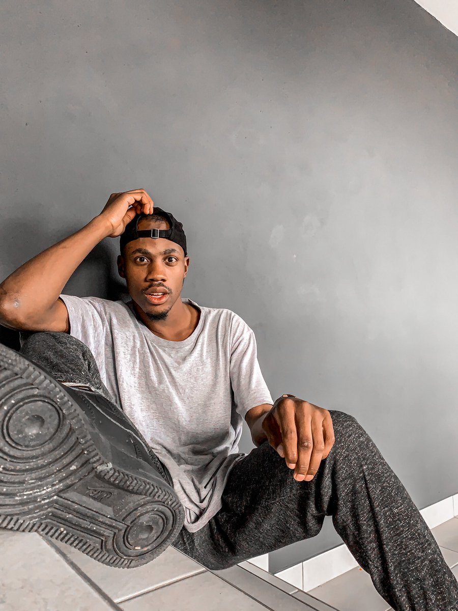 masi_nonxuba's tweet image. Grey scale___