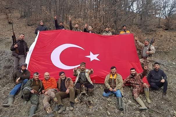 AvMesutCopur's tweet photo. Vatan gönüllüleri .
Daima Hazır.
#yabandabizimvatandabizim https://t.co/4uusoENEmv