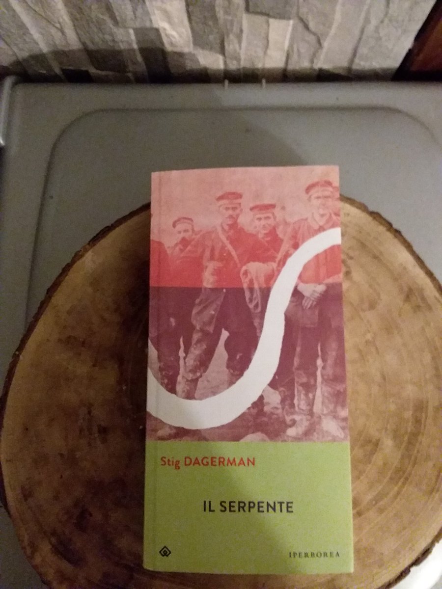 CasaLettori's tweet photo. Come 

#LibroPerLaSera a #CasaLettori 

Suggerisco 

#IlSerpente Stig Dagerman @IperboreaLibri 

"Decise di opporre resistenza, un pò di stuzzicante resistenza all'abbandono"

@danisetta @GerberArancio @mariadicuonzo1 @annaritadenardo @ladivoralibri @CaronteT https://t.co/raEmOx3kCh
