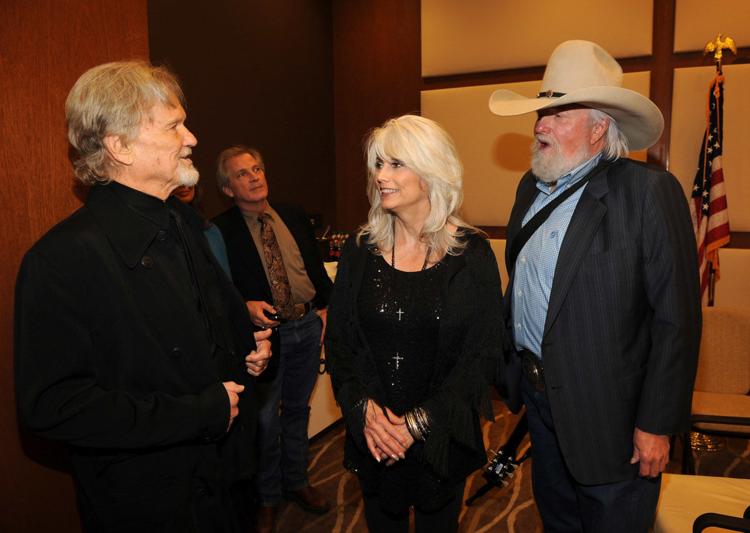 WSMV's tweet photo. Country Hall of Famer, actor Kris Kristofferson has retired https://t.co/XS9T6vQ8zf https://t.co/BawbXgqIlY