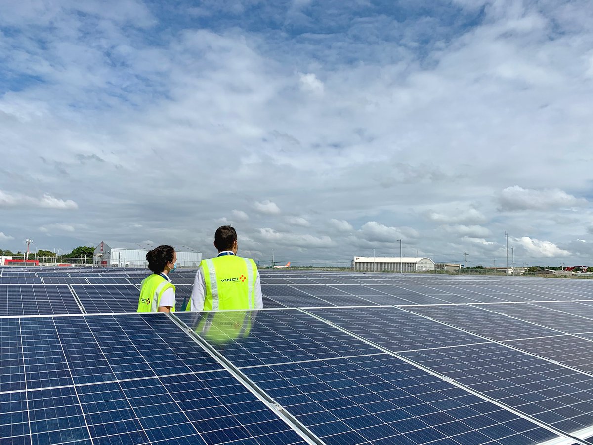 Cada día nos esforzamos por realizar nuestras actividades de la mejor manera, buscando generar el menor impacto en el ambiente.

Contamos con la capacidad de auto generar 6.8 MW de energía limpia, gracias a los parques solares instalados en los 6 aeropuertos bajo nuestra gestión.