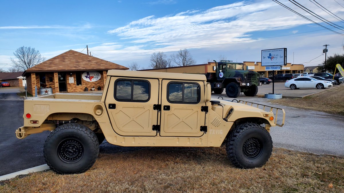 TexasCPTins's tweet photo. TY to all of our clients, business partners &amp; agents who helped fuel our food fundraiser! Our TXVIG &amp; TXLIG agencies all combined forces to deliver several tons of food as well as provide some elderly Veterans a very special dinner delivered straight to their doors. You guys ROCK https://t.co/9FPCZyesNh