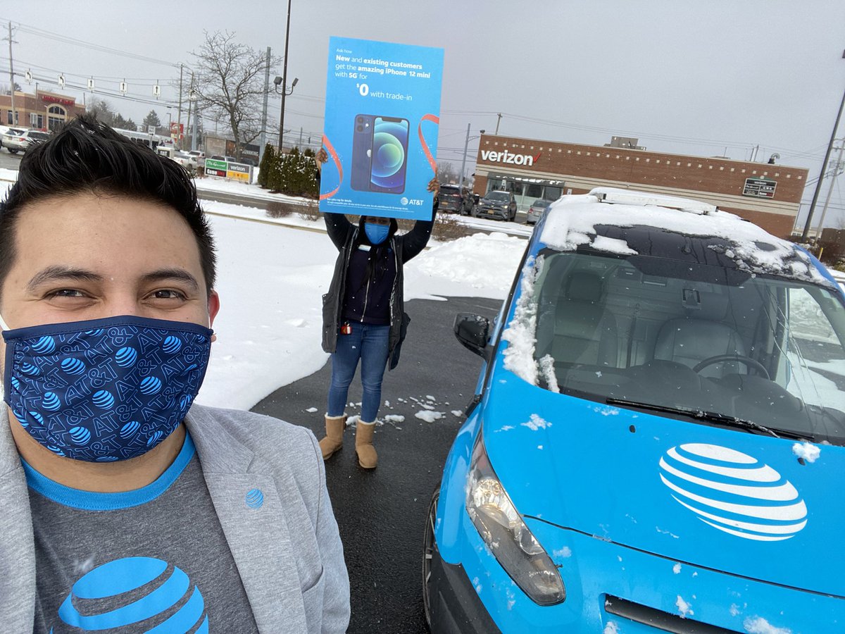 luisfmedina708's tweet photo. @Sadeatt  Hey #AmherstNY  Switch to  @ATT today! Visit your local @ATTAmherst Store! #LifeATATT #attemployee https://t.co/jf2xR787Pu