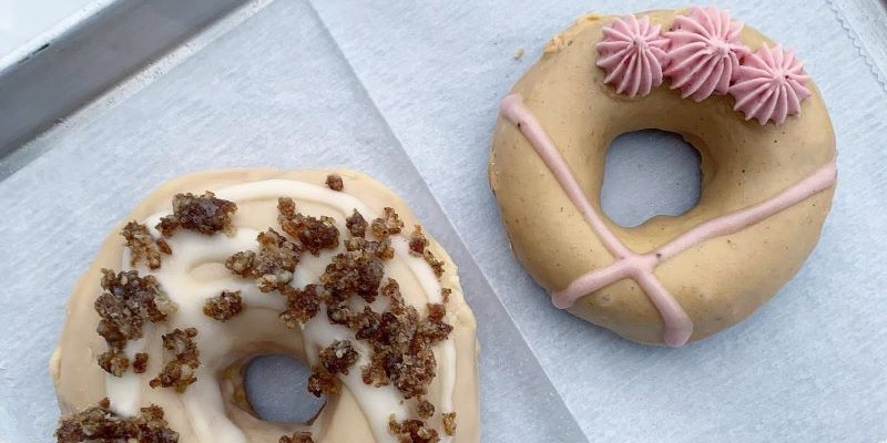SmilePolitely's tweet photo. This weekend, @PandaDoughnutCU is collaborating with Julianna Jung, C-U's own Food Network Holiday Baking Champion: https://t.co/eRWPkLTFLG https://t.co/gE8AaeT0ZU