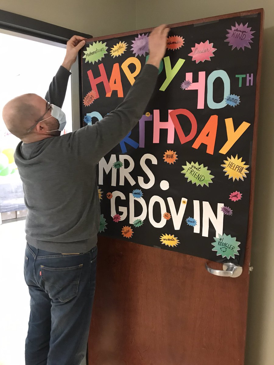 ERMS6thGradeSS's tweet photo. @michellegdovin What a  great day to celebrate a friend’s birthday!
@MissKelleyGIS @GouldThird @MissLodico https://t.co/mgAmPZIQuY