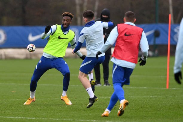 WED: Matchday (MD)THU ( #MD+1): restFRI ( #MD+2): sandwiched in a 3-game week 1-game week, players could train speed on  #MD-2Today they couldn't because they're at  #MD+2Periodization requires a game without speedsquare pitch, no anglesEmphasis on agility & fun  https://twitter.com/CobhamChels/status/1355206206567006210