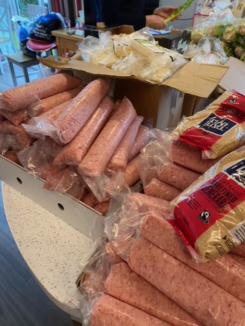 StMinverSchool's tweet photo. How fabulous your cooking fun photos were, funded by the PTA's Western Power grant, using ingredients from local suppliers and supported with technical know-how by Paul Ainsworth's team at The Mariners! 
More than 140 children took part! Well done all and thank you PTA!👩‍🍳🍝💙 https://t.co/uzcaz8zYTr