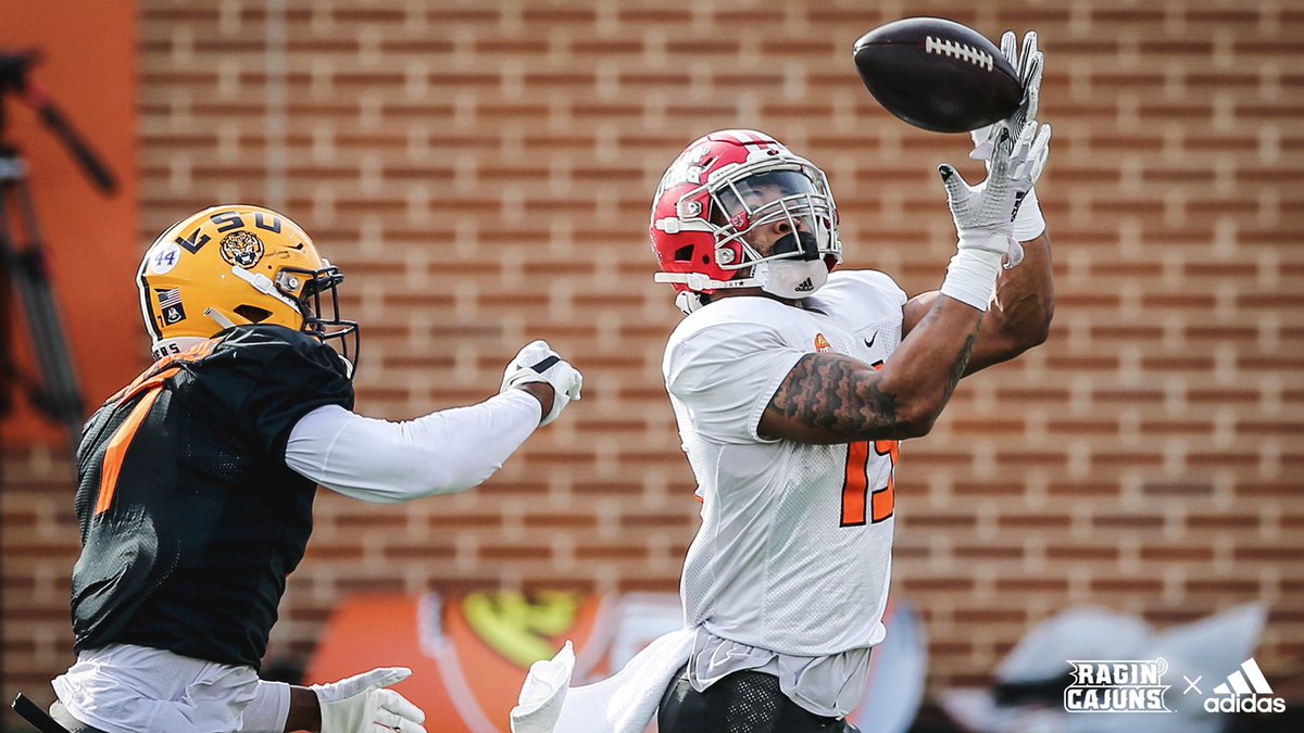 RaginCajunsFB's tweet photo. 👀 👀 👀 

📸: @AP https://t.co/n44dyMYh8T