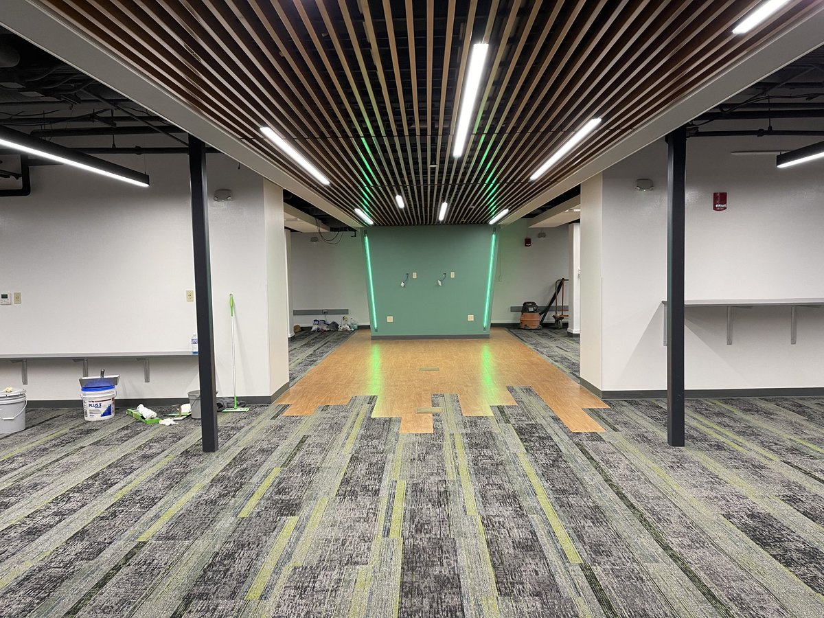 BobcatEsports's tweet photo. Progress update on our Esports facility...she's looking good! 😍💚 https://t.co/PuhqzpGaPI