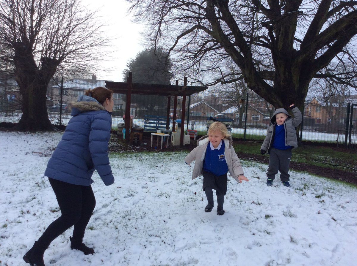 MrsBrothwell's tweet photo. January highlights in school! Enjoying the snow and making bird feeders for the RSPB Birdwatch. Homemade binoculars for bird spotting too. #goingforgold #eyfs @GilbertInfant https://t.co/q8Eq8Vz6D2