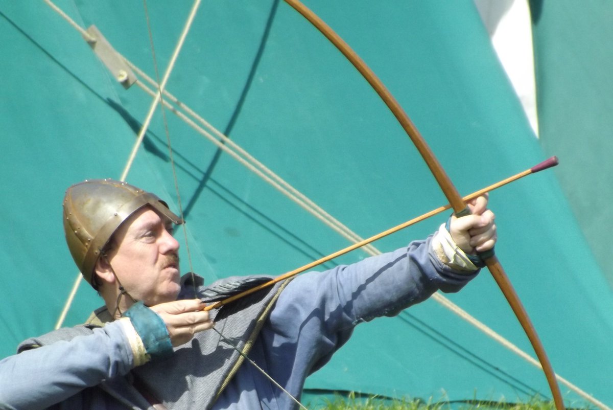 Did you know that a bow and arrow was a popular choice of weapon for Vikings? Want to join us? For more information vikingsonline.org.uk #vikings #history #reenactment #family #archer