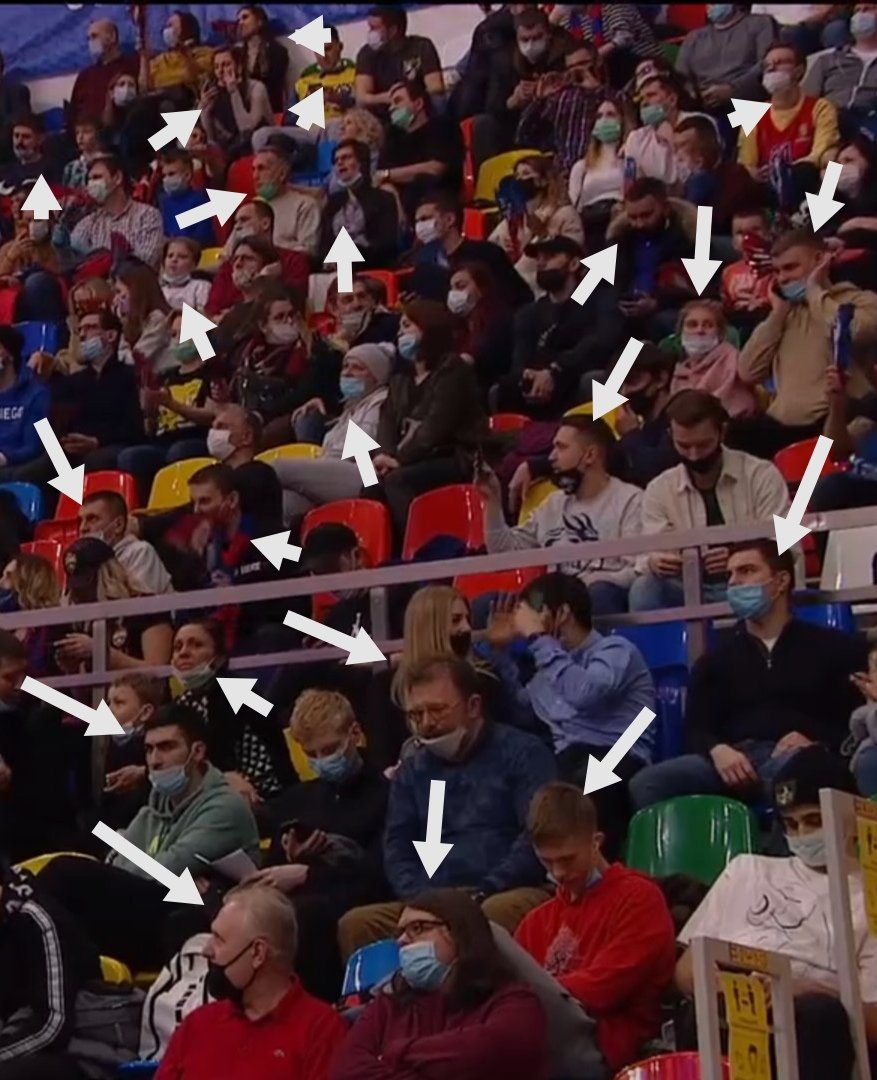 RobertHeusel's tweet photo. How to wear a mask...
#EuroLeague https://t.co/YkGXlWo9O7