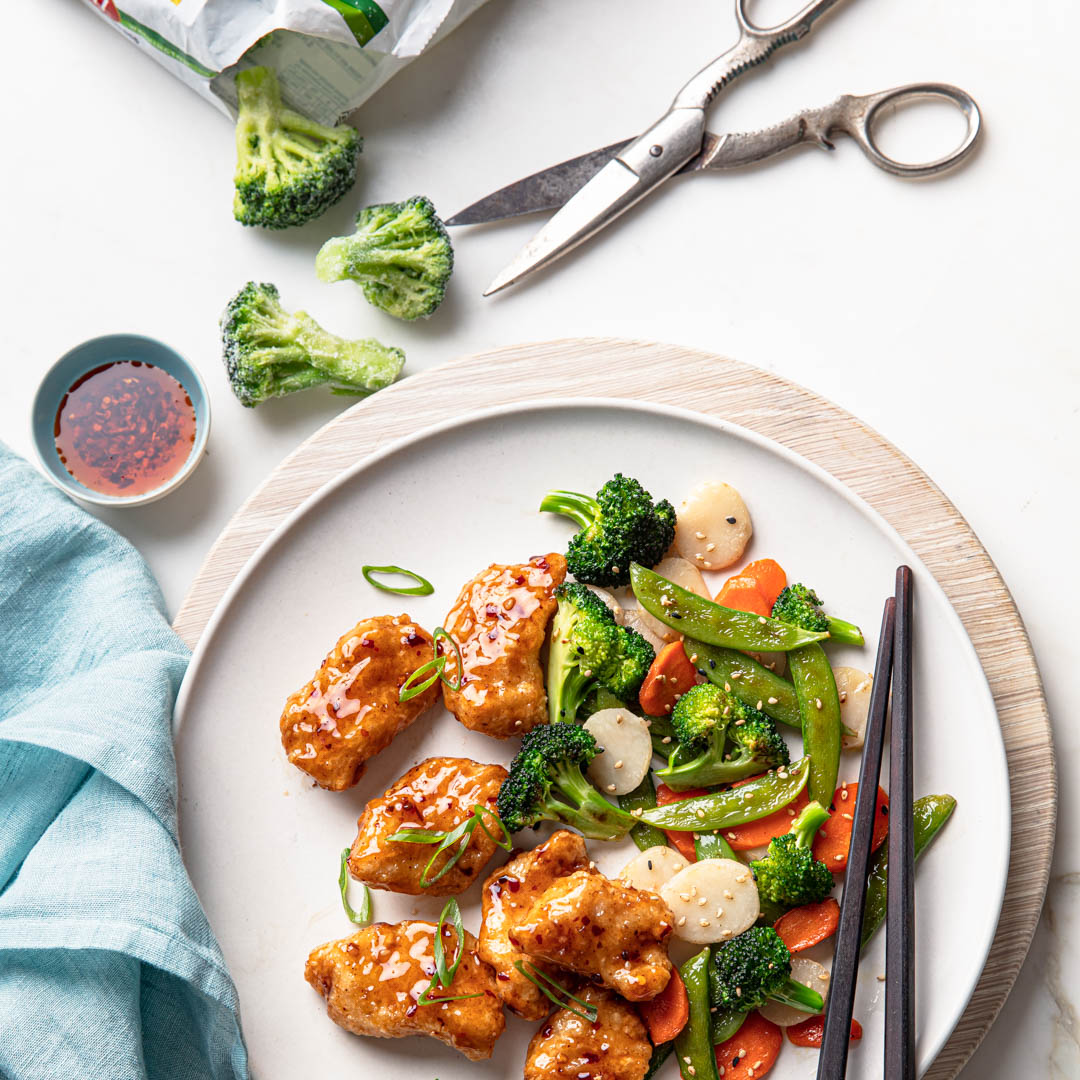 Experiencing full-freezer-frustrations? That’s an #InnovAsianOccasion. Use up some of your frozen veggies by mixing them with InnovAsian for a deliciously easy end-of-the-week meal. #FreezerFriday #EasyMeals
