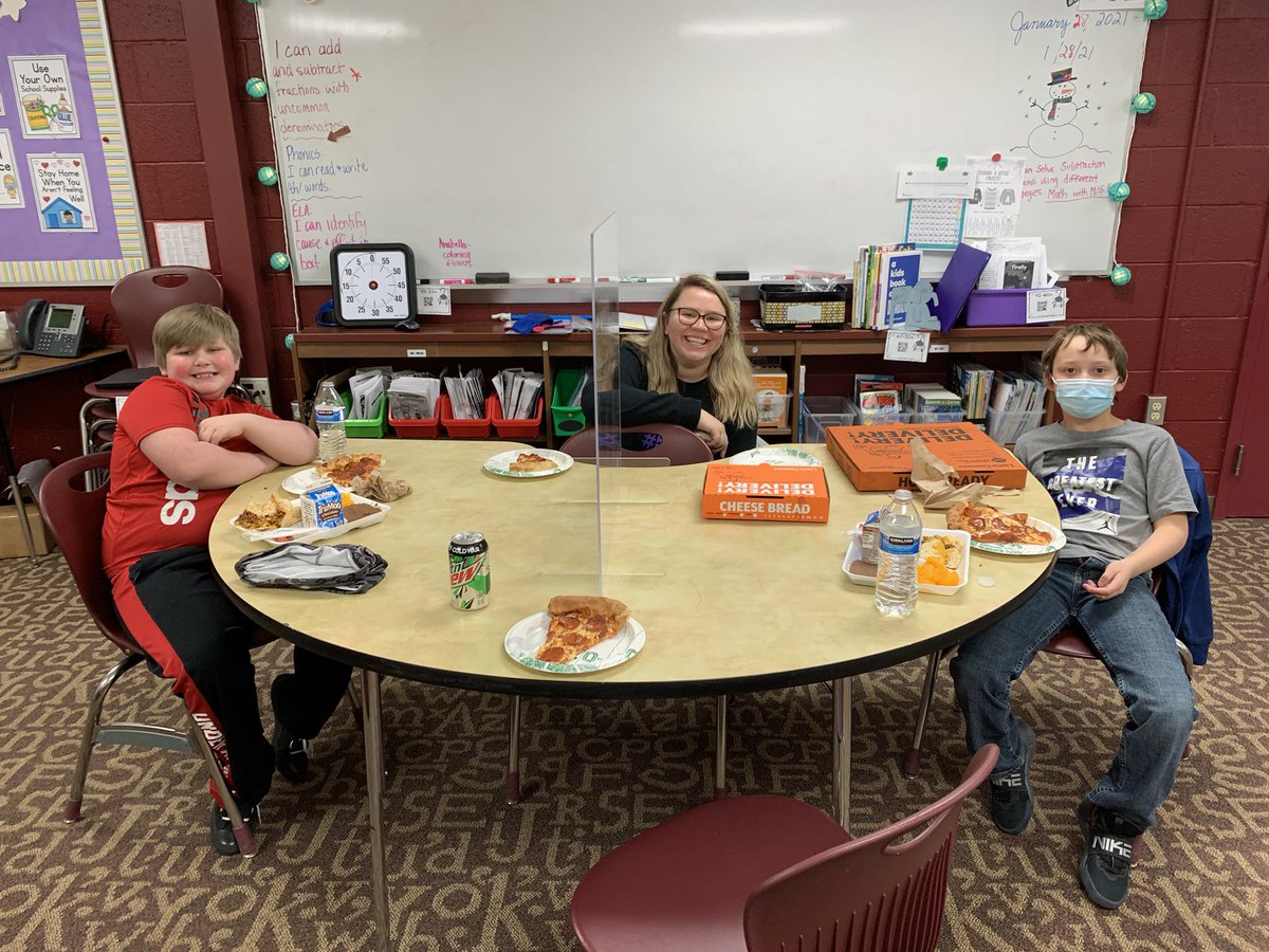BGrubenhoff's tweet photo. Huge shoutout to Eli &amp; Michael for earning a pizza party from @MissKarkiewicz for reaching their MAP goals. Very nice of them to invite me to join them as well! @Central_MCSD #MiddieRising #Purpose4Purpose https://t.co/L3Uls5gRVt