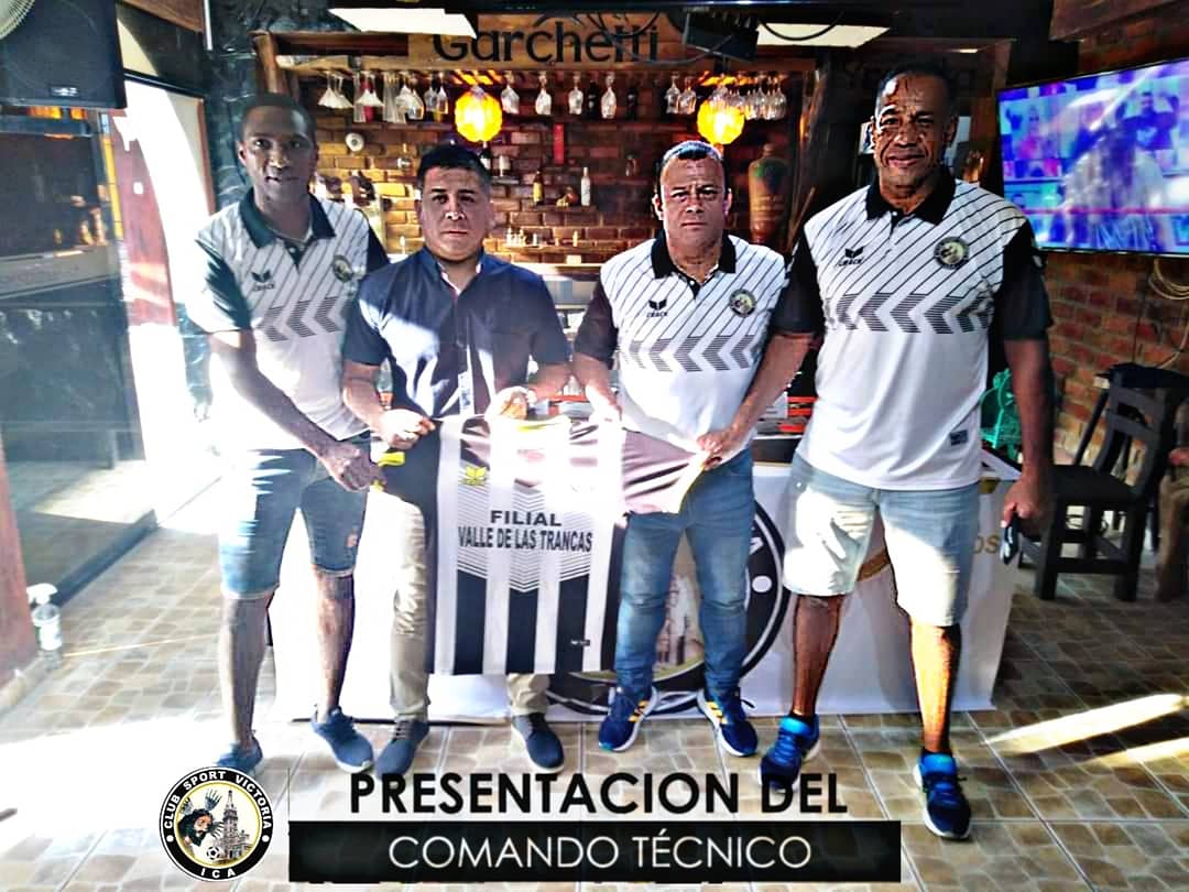 SportVictoria16's tweet photo. PRESENTACIÓN COMANDO TECNICO

 ⚽ TEMPORADA 2021 - COPA PERÚ 🇵🇪

👔 JAVIER ATOCHE - DIRECTOR TECNICO
🏃‍♂️ MANUEL MARENGO - PREPARADOR FISICO
🧤 SERGIO SALAZAR - PREPARADOR DE ARQUEROS.

 #VAMOSVICTORIA https://t.co/h09XSV4vaL