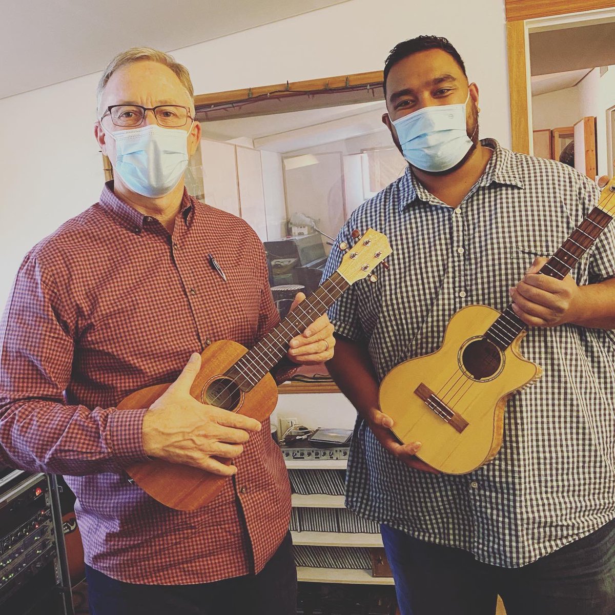 jacksonhalm's tweet photo. Neat experience meeting our Mayor here in Mesa, @MayorGiles! Got to record and teach him some chords on the Ukulele today. Grateful for his service and dedication to Mesa, a city I’ve called home forever! #Mesa #VisitMesa #MayorGiles https://t.co/CL8bt2cZEi