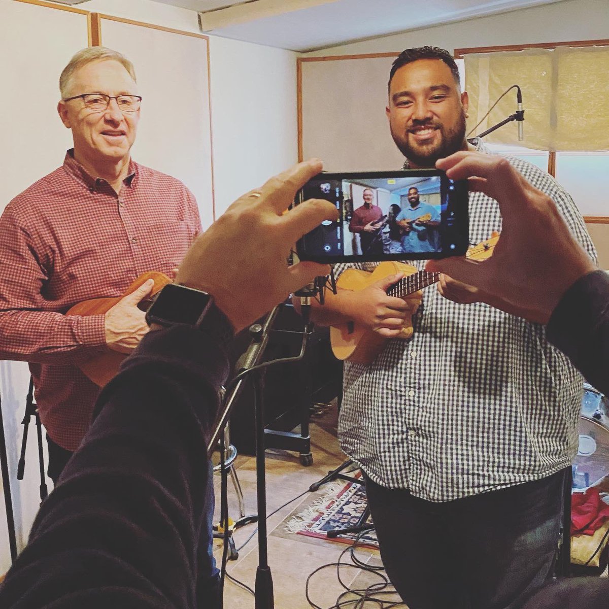 jacksonhalm's tweet photo. Neat experience meeting our Mayor here in Mesa, @MayorGiles! Got to record and teach him some chords on the Ukulele today. Grateful for his service and dedication to Mesa, a city I’ve called home forever! #Mesa #VisitMesa #MayorGiles https://t.co/CL8bt2cZEi