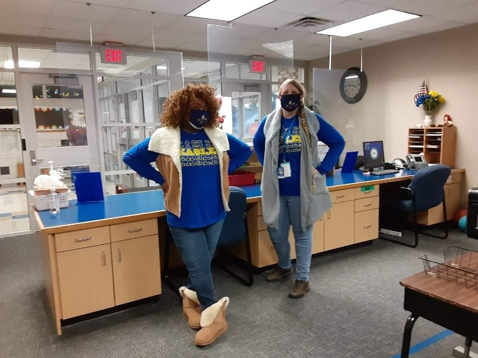 ThatAmy's tweet image. The front office? Handled. ❤️🏫

#RISDWeveGotThis 

#SREEaglesRISE

#Paraprofessional