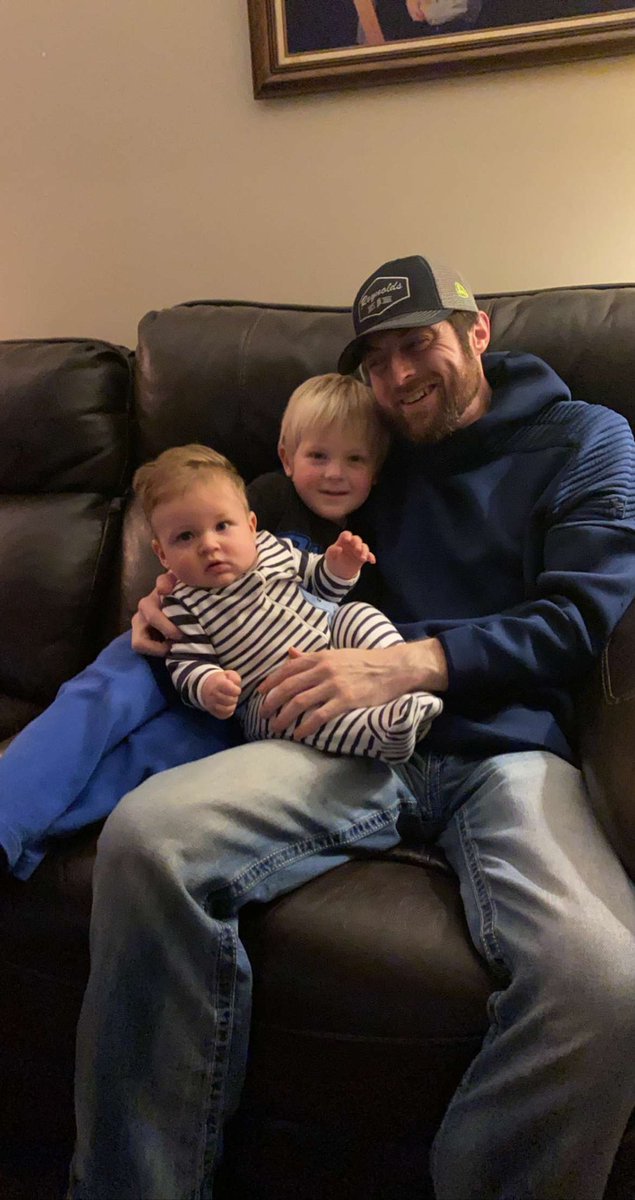 rretter23's tweet photo. Life is what you make it. Surround yourself with people that care just as much as you do. Life’s too short. Be happy 💖 https://t.co/NCKBH2YUUF