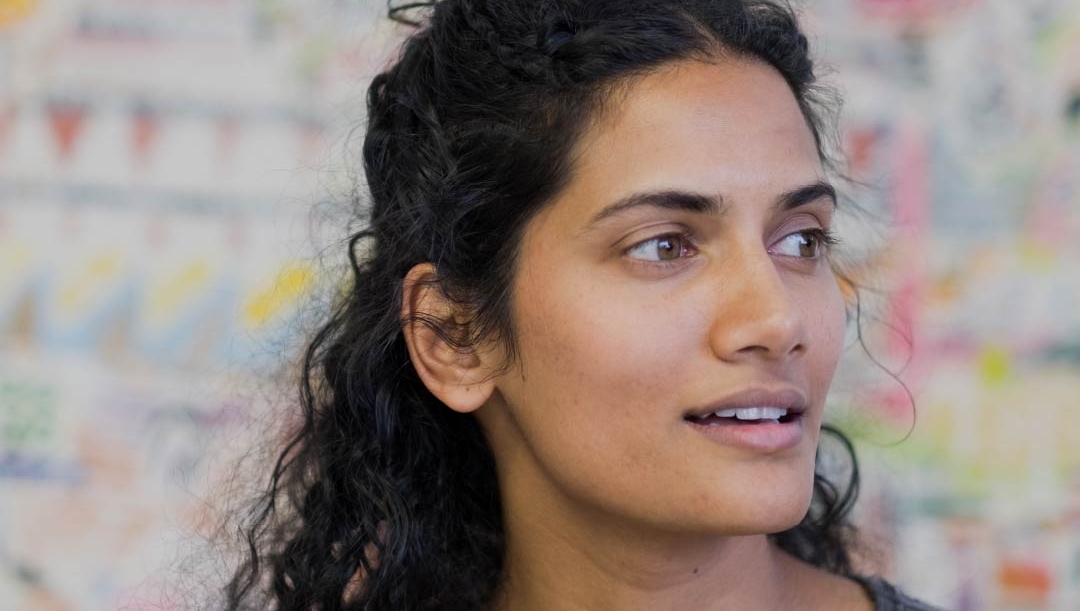 IN THE STUDIO: Join us this Sunday at 4:30 pm for an #instalive with Off Canvas curator Yassana Croizat-Glazer for a #studiovisit with #textileartist Padma Rajendran. We'll take a look around Padma's studio and see what she's been working on: instagram.com/awomensthing