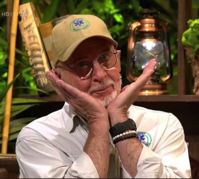 Steffie707's tweet photo. Jetzt müssen wir wieder Abschied nehmen von den 3 😭😭😭😭😭😭😭
#ibes2021 #ibes #Dschungelshow https://t.co/r5aTUt5hNi
