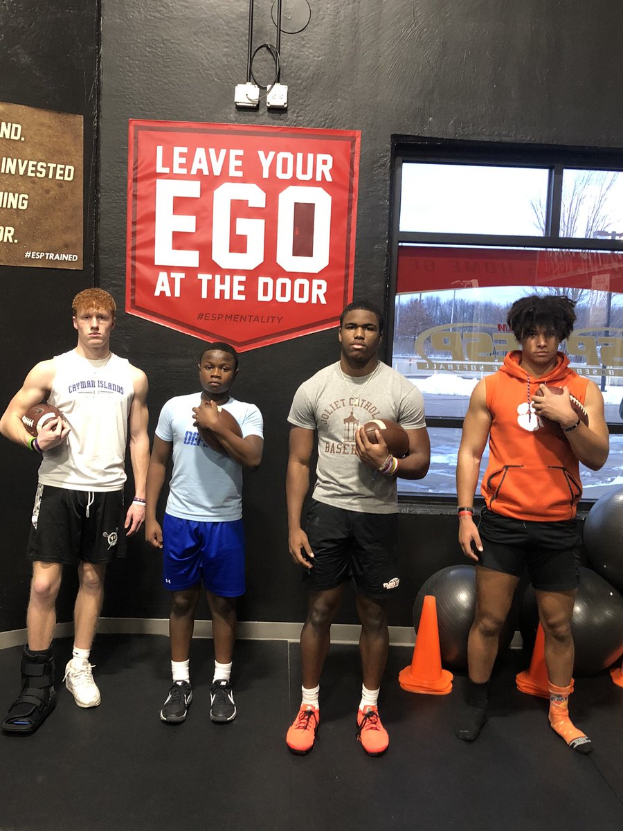 mj_sbbm4keys's tweet photo. SBBM•🦍•FOA “Get•💰•Fri” @CodyWilberg @Malachiloading ⭐️⭐️⭐️@jda_anderson21 #sbbm #4KTS #HungrybutHumble #LOE #FOA #TTP #Hybridathletes 🦍🦍🦍🦍 https://t.co/xRlKtfjyzI