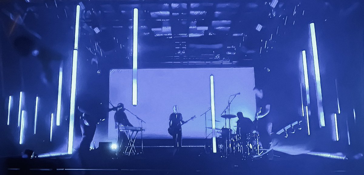 Elmostay's tweet photo. Another incredible evening show from @jimmyeatworld #futures #PhoenixSessions majestic production for an incredible album. Special place I so many peoples hearts. Thank you guys. Can’t wait for #clarity https://t.co/w1Js6ELpXy