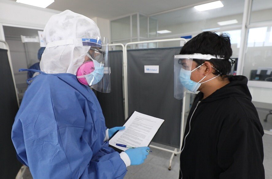 #EsSaludConLaCiencia  Seguimos con <a href="/JoAbugattas/">Joaquín Abugattas</a> y el equipo de <a href="/CayetanoHeredia/">Universidad Peruana Cayetano Heredia</a> en los ensayos de validación clínica  para las Pruebas Moleculares rápidas con saliva en los Hospitales Almenara y Rebagliati. La meta es alcanzar los 400 voluntarios para el proceso de validación.