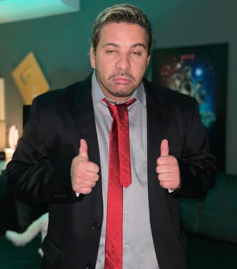 crypiu's tweet photo. Outros streamers todos arrumados e chiques pra o casamento do Luan e da Kim

o Piu: https://t.co/2IgiaGXNAq