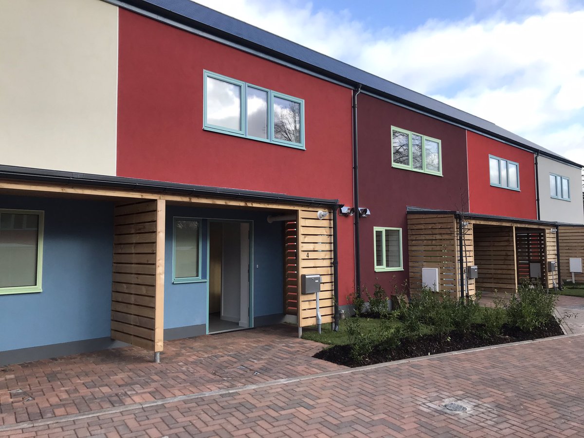 SMooreFRICS's tweet photo. Great to end the week with the handing over of 10 new three bedroom passivhaus homes at Bovemoors Lane to @ExeterCouncil. Thank you to the fantastic project team including @ExeCityLiving, Skinner Construction, @galeandsnowden and many others. https://t.co/DfmroWYryZ