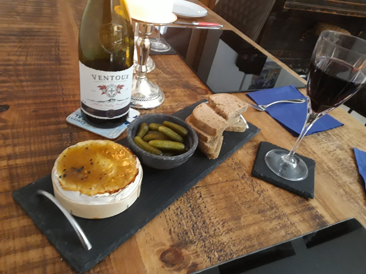 EleanorGuest's tweet photo. Well hello Friday evening, it's ever so nice to meet you https://t.co/SnbrQk3Mq7