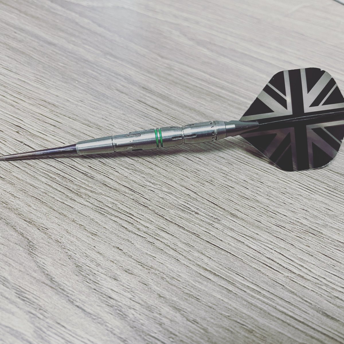 Bitofbullydart's tweet photo. Tonight’s set up 🎯
22g voks matrix
13mm micro stems
Ruthless Union Jack flights 🤙🏻
#darts #voks #voksuk #bitofbully #tungsten #thebullcafe #matrix #bitofbullydarts #22g https://t.co/YRWUjg9cXc