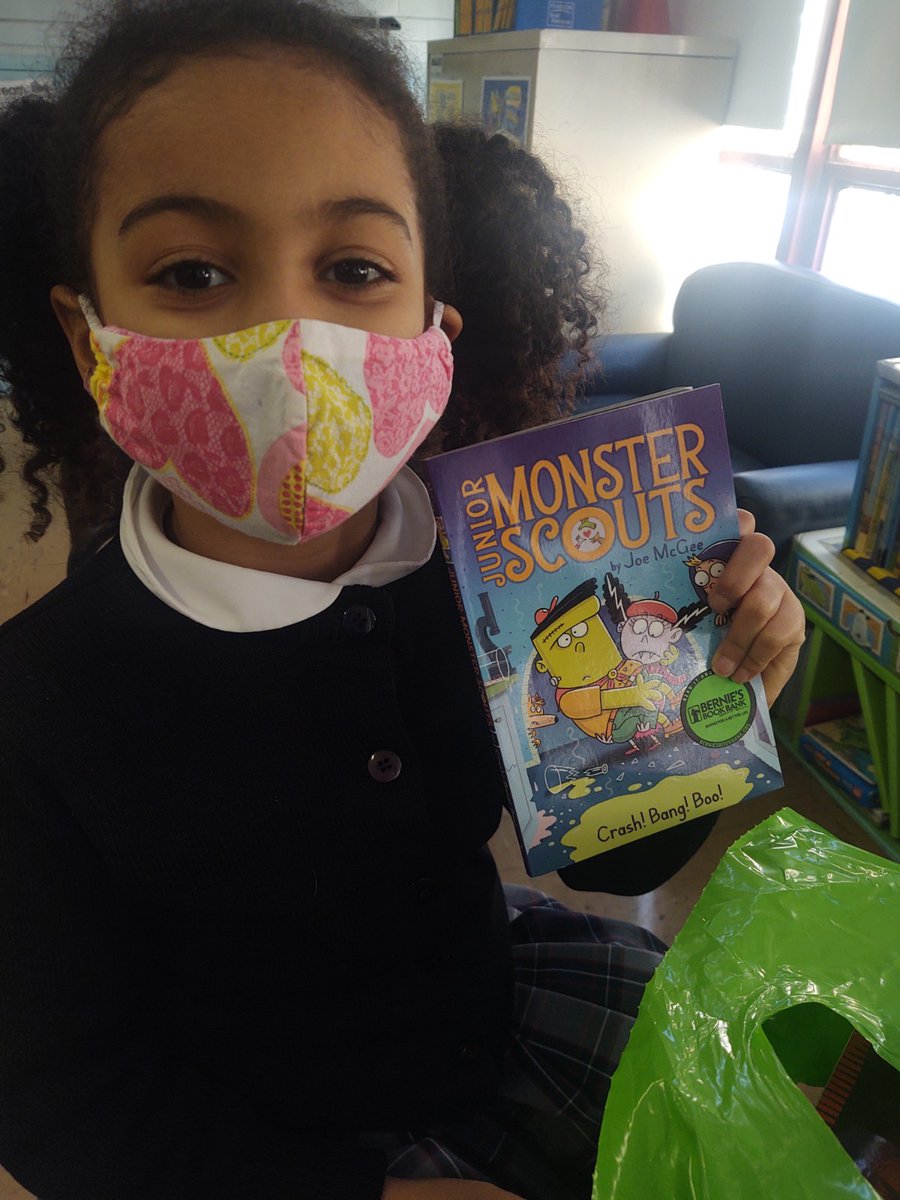 cirillistnicks's tweet photo. Thank you @berniesbookbank & @bigshoulderschi for our most recent delivery of books! Our little readers couldn't wait to open up their bags and read their new books! Thank you! #StNicksChi #newbooks #weareopen #FRONTLINE https://t.co/4gh9LIPBFl