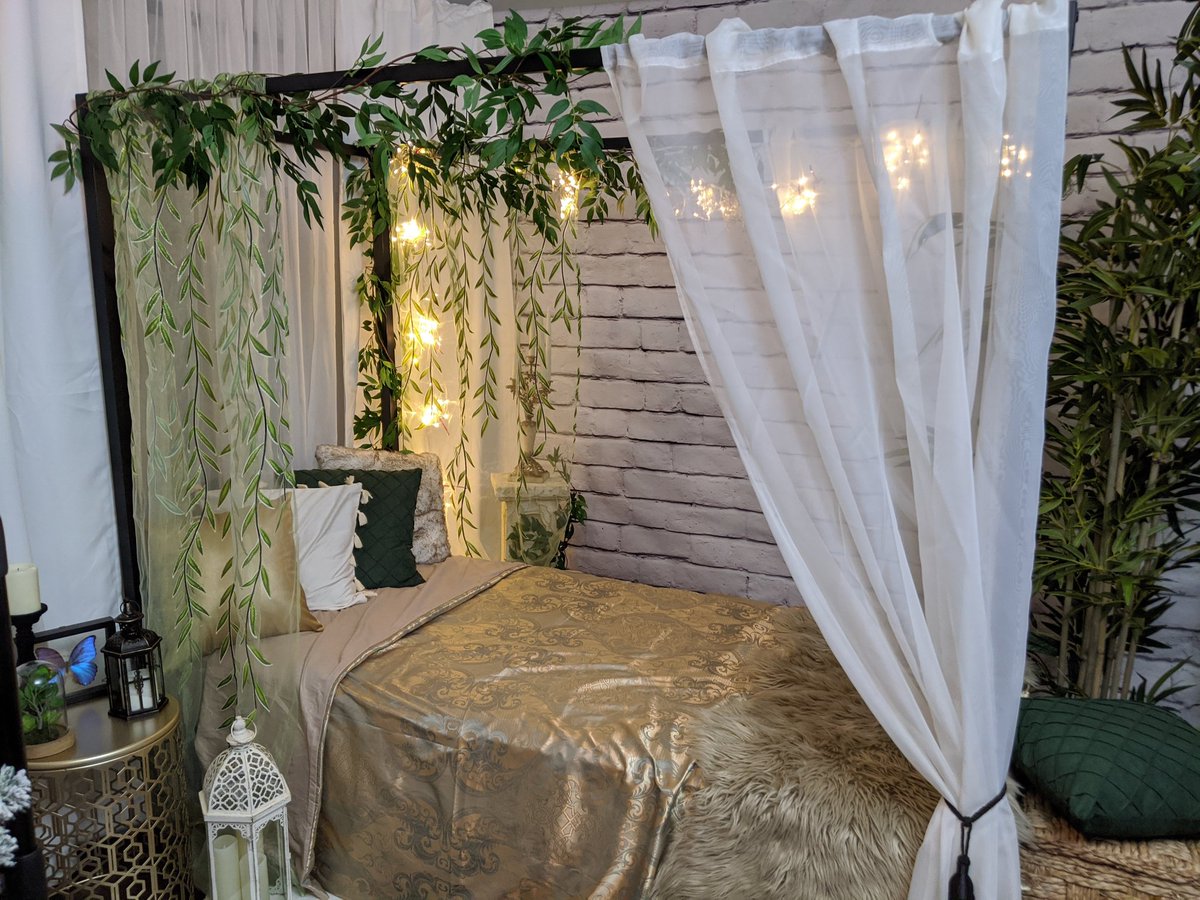 Emilygrey_'s tweet photo. Gonna start a thread with some of my set designs. I sometimes forget to take pictures of just the sets but I'm trying to get better at documenting them for my portfolio. Here are 2 different pirate sets and 2 kinda simple cam sets for different seasons https://t.co/6BILL51bwo