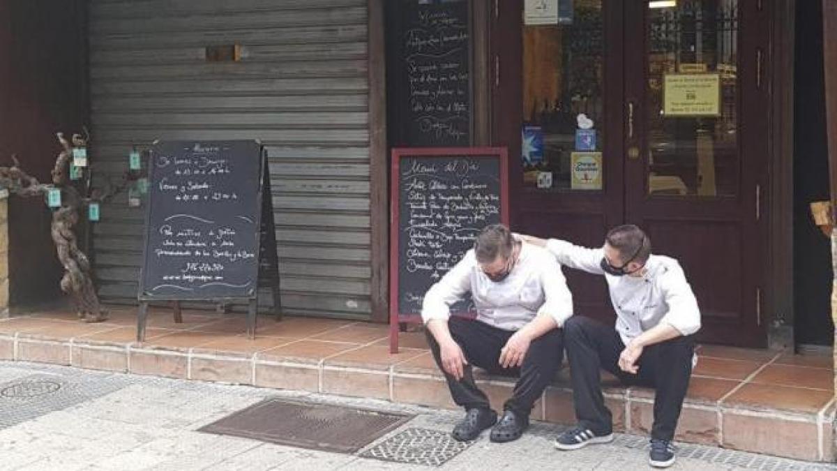 DeRabugo's tweet photo. Salud o Política? https://t.co/ARZQgHTjJy