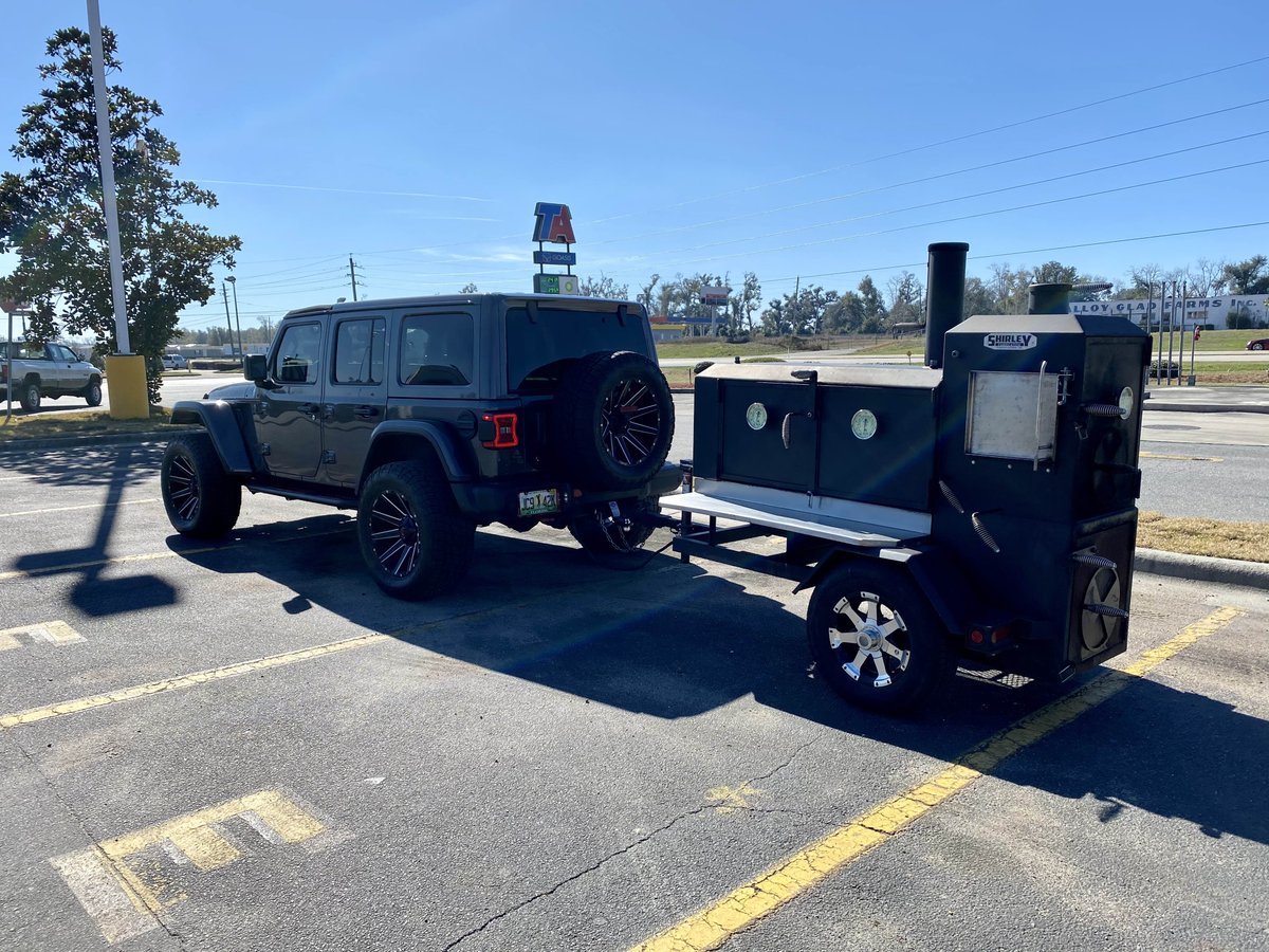 BbqButler's tweet photo. Bringing New ( to me ) Shirley Fabrication home.  235 miles to go https://t.co/rm2Fzk7WYc