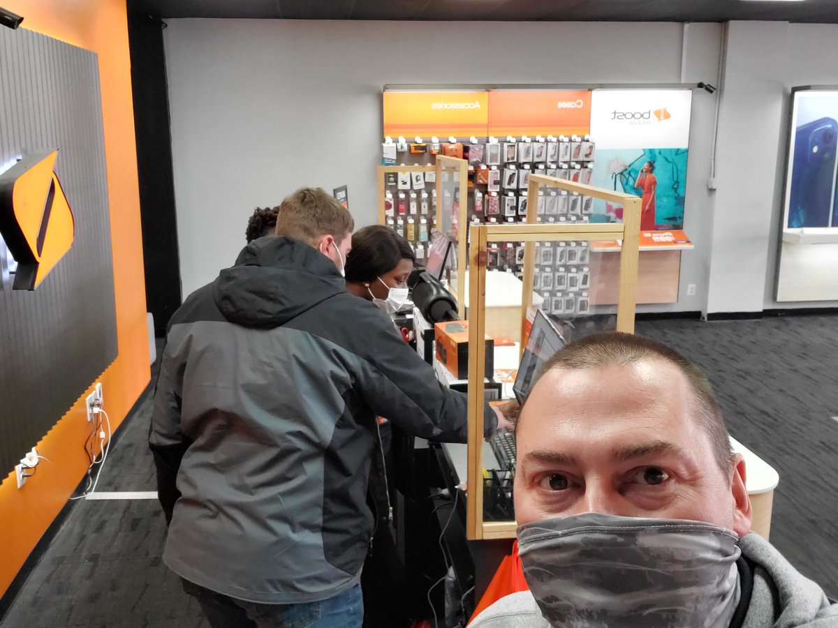 BoostMikeBoost's tweet image. New AE Tom loves getting behind the counter #Topatlantic @BoostBmoreTay @HMDISHingBoost @BoostBugg @BoostAJP @boostwmd