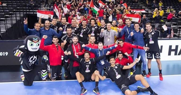 Yasmeen46394798's tweet photo. Champions♥️♥️
#بطولة_اليد_مصر_ابهرت_العالم https://t.co/fL50mNs1Sq
#بطوله_اليد_مصر_ابهرت_العالم https://t.co/icBge0VNMo