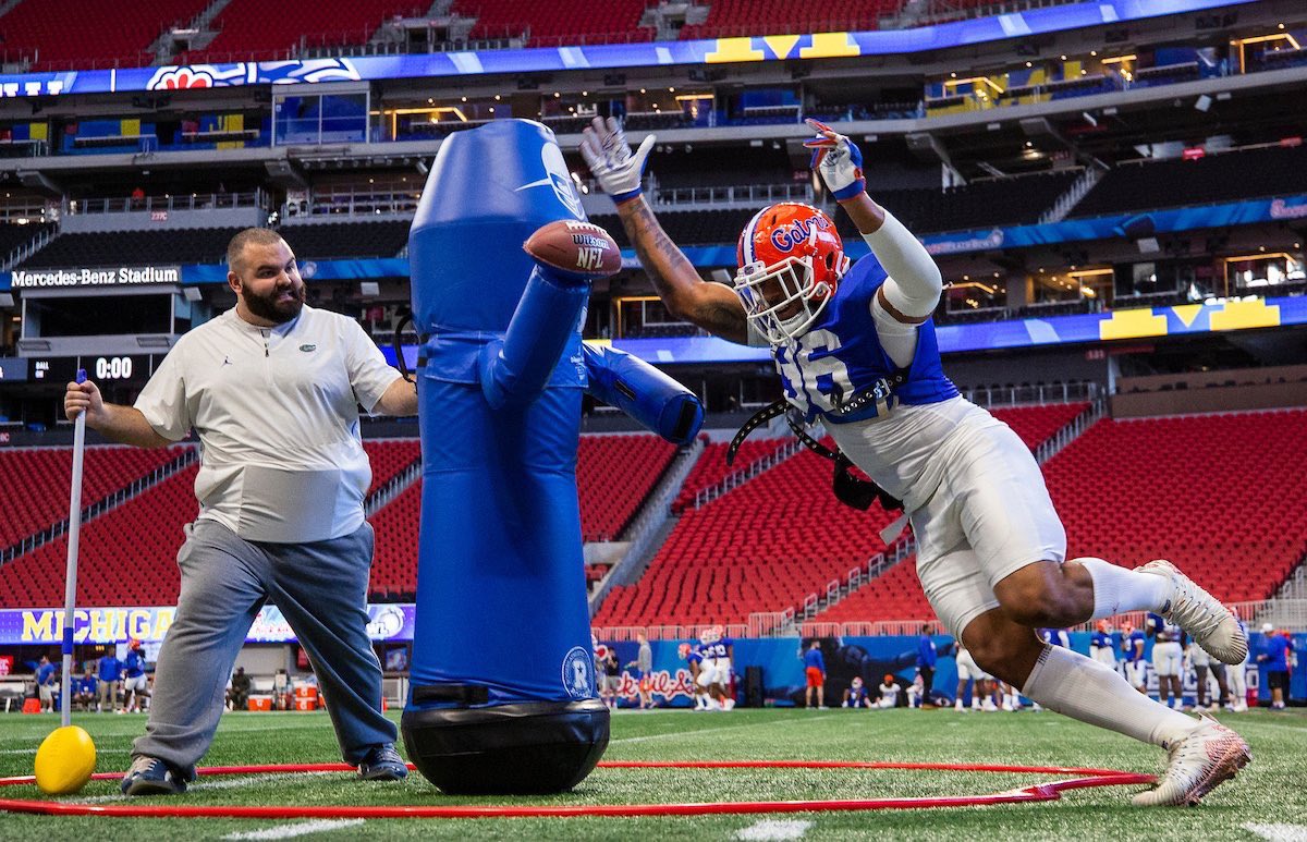 CoachRyanOsborn's tweet photo. Happy Birthday @cecejeferson7 !!! Enjoy your day bro! #SackBallOut https://t.co/iwVDNXSv9R