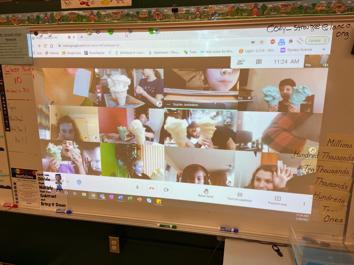 Mr. Straub tweet media