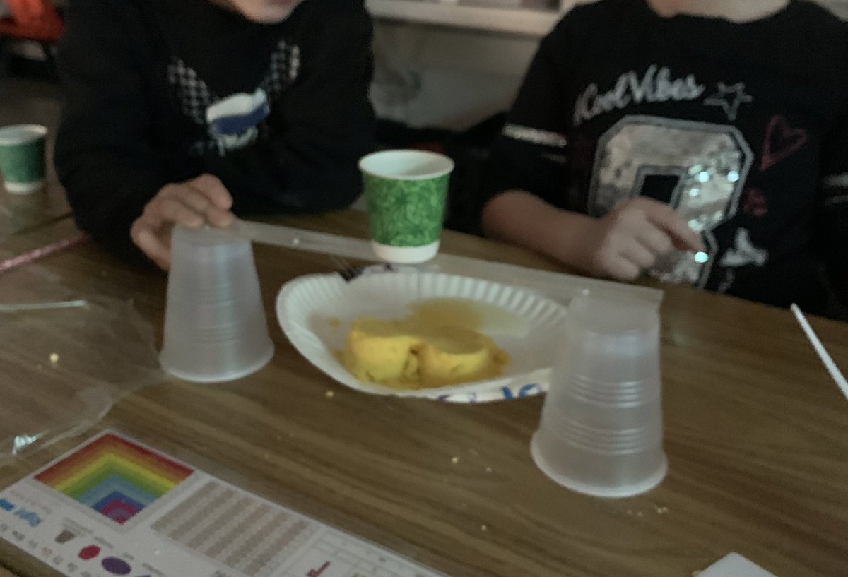 caseyzent's tweet photo. What is strong enough to make a canyon? Studying erosion in science today #mysteryscience #mves https://t.co/jFEVH05yN1