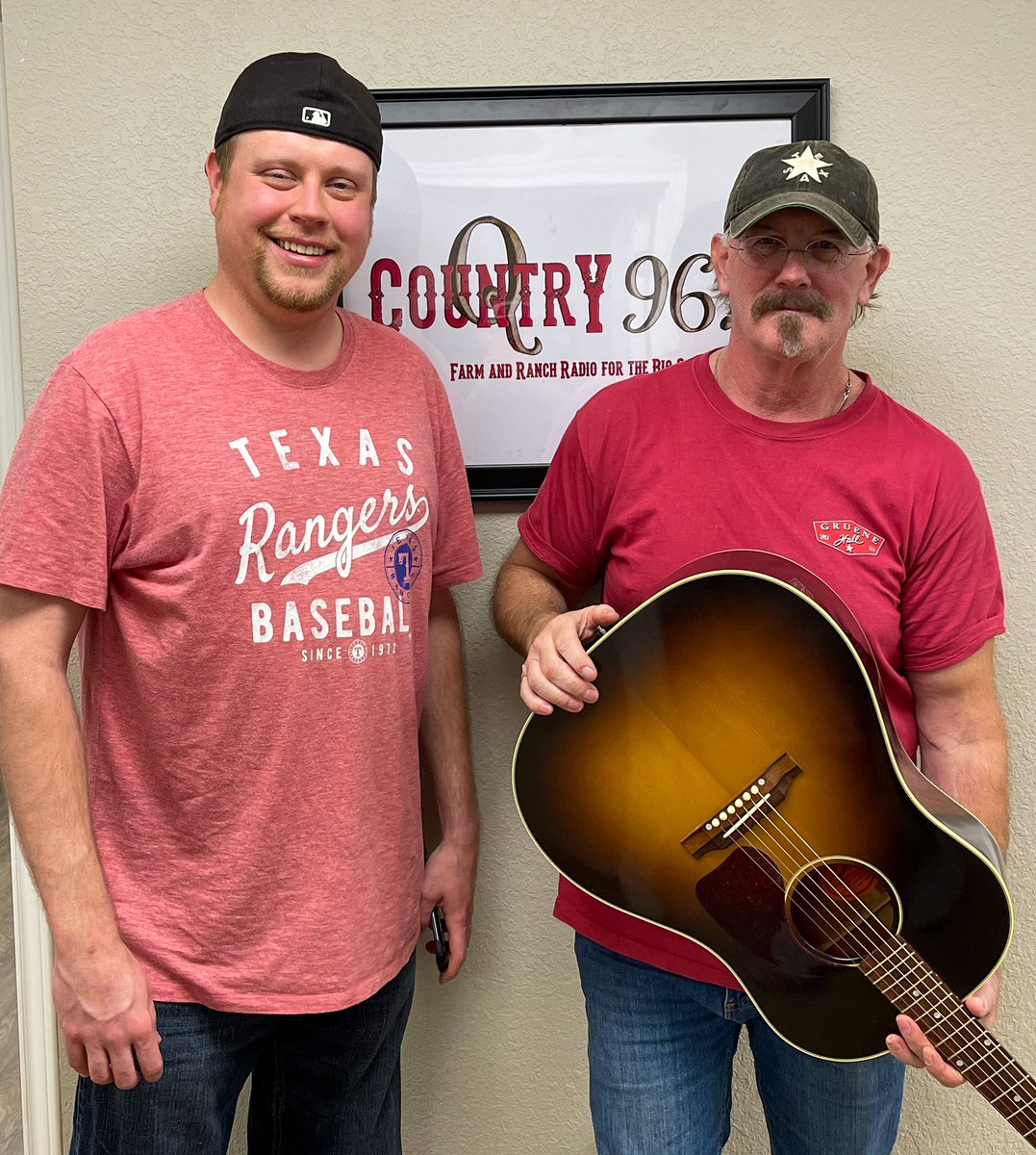 DustinVoice's tweet photo. Having’ fun with seasoned songwriter Bernie Nelson (Kenny Chesney, Wynonna, Confederate Railroad, Kyle Park, Conway Twitty, Shenandoah, Trace Adkins, Randy Travis, Chris LeDoux, John Anderson, Kris Kristofferson, etc.) in studio today! https://t.co/Zhsspl1HFJ