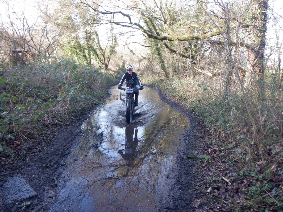 BeerBiker's tweet photo. Fat Viking Global Day 1 - 77.5km on rather wet & muddy trails, & with rain forecast all day 2moro they'll only get worse. Pick up a beer @FirebirdBrewing & diner from Surrey Hills Cafe. Just 72.5km to get done over the next 2 days #fatbikefun https://t.co/eppMwlJiF1